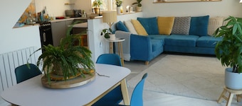 Sunny bungalow, close to the beach