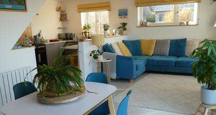 Sunny bungalow, close to the beach