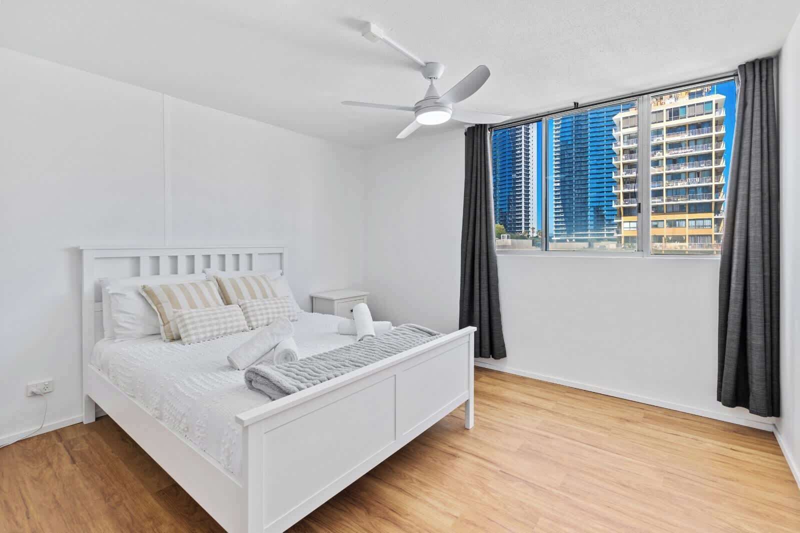 Iron/ironing board, WiFi, bed sheets