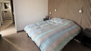 3 chambres, fer et planche à repasser, Wi-Fi, draps fournis