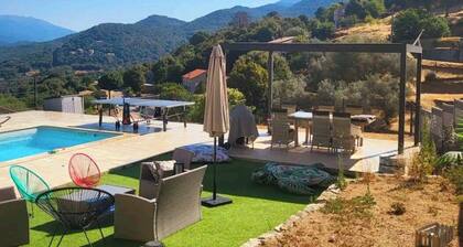Village House with Heated Pool: Casa Santa