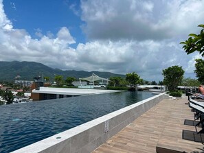 Ảnh chưa phân loại, 4 trong số 25 ảnh, nút