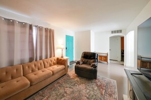 TV, fireplace - Duplex w/ Pet-Friendly Yard, 5 Mi to Dtwn Phoenix! (Phoenix)
