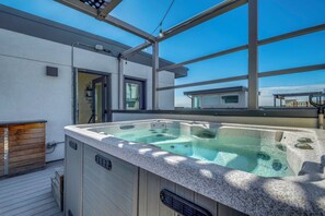 Outdoor spa tub - Walk to Mile High Stadium: Denver Home w/ Deck (Denver)