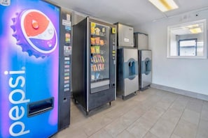 Interior - Full Bed|Mobility|Tub|Micfridge (Jonesboro)