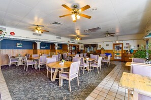Dining - Tyler TX | 2 Full Bed (Tyler TX)