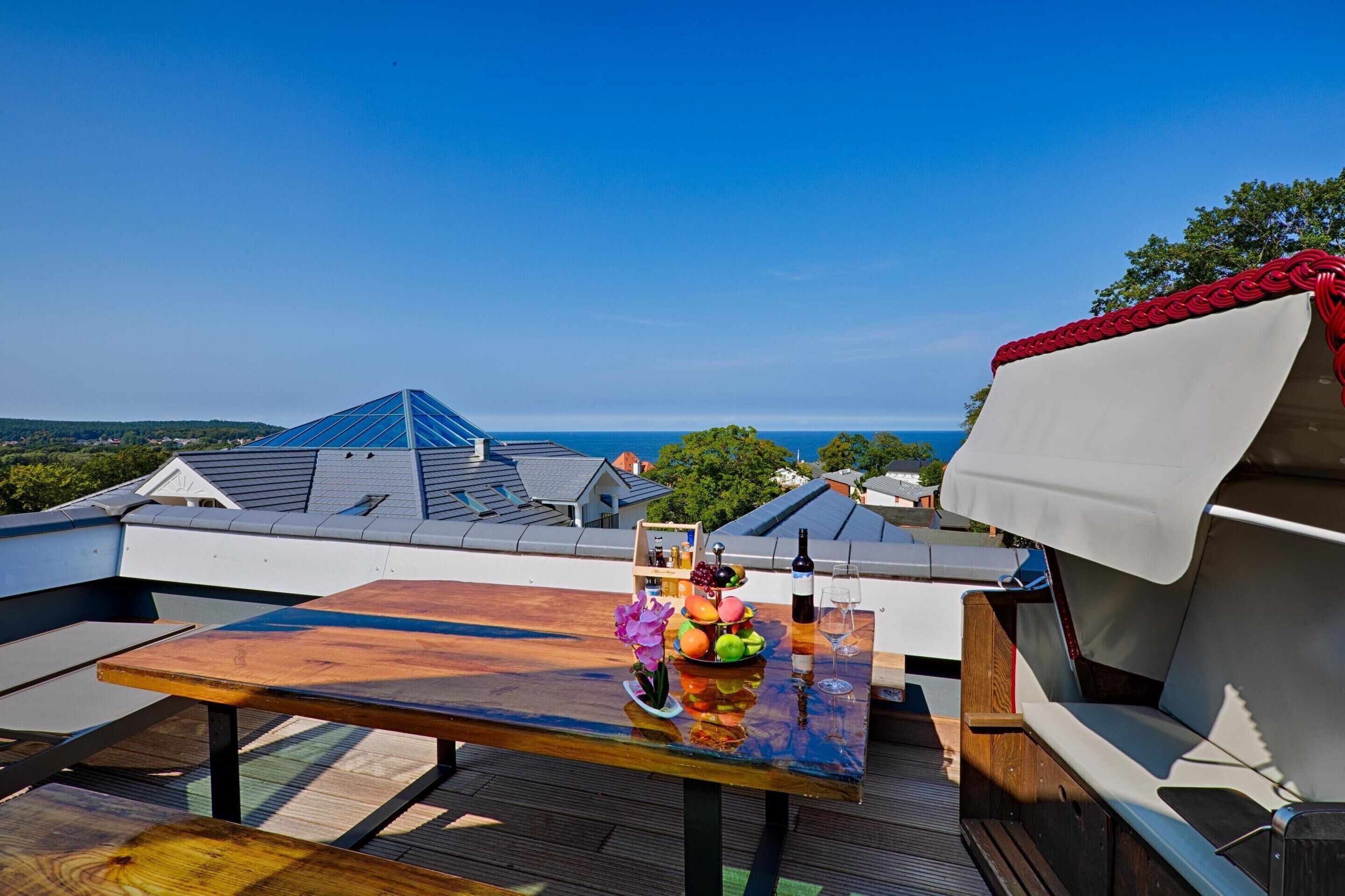 Apartment | Outdoor dining