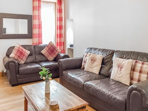 TV - 2 bedroom accommodation in Inverness (Inverness)
