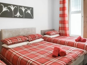 Free WiFi - 2 bedroom accommodation in Inverness (Inverness)