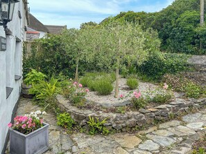 Property grounds - 2 bedroom accommodation in Veryan (Veryan)