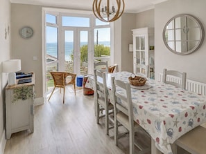 Dining - Gills Cliff Sunshine (Ventnor)