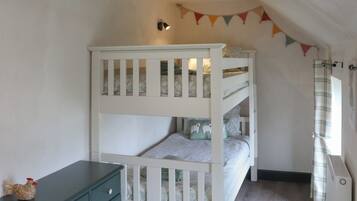 3 bedrooms, free WiFi, bed sheets