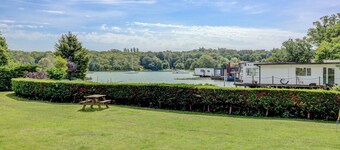 2 bedroom accommodation in Ryde