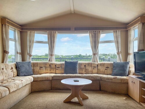 Valley View - UK52130