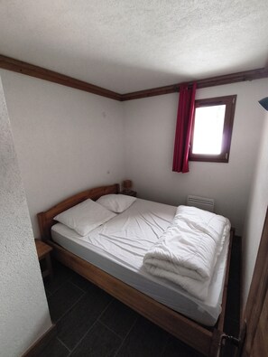 Room - Vrbo Property (Bonneval-sur-Arc)