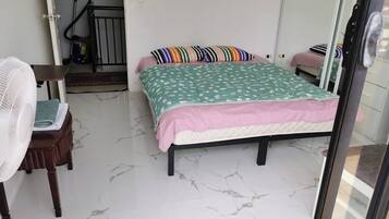 Shared Dormitory, 1 Bedroom, Balcony | 1 bilik tidur