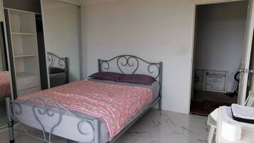 Shared Dormitory, 1 Bedroom, Balcony | 1 bilik tidur