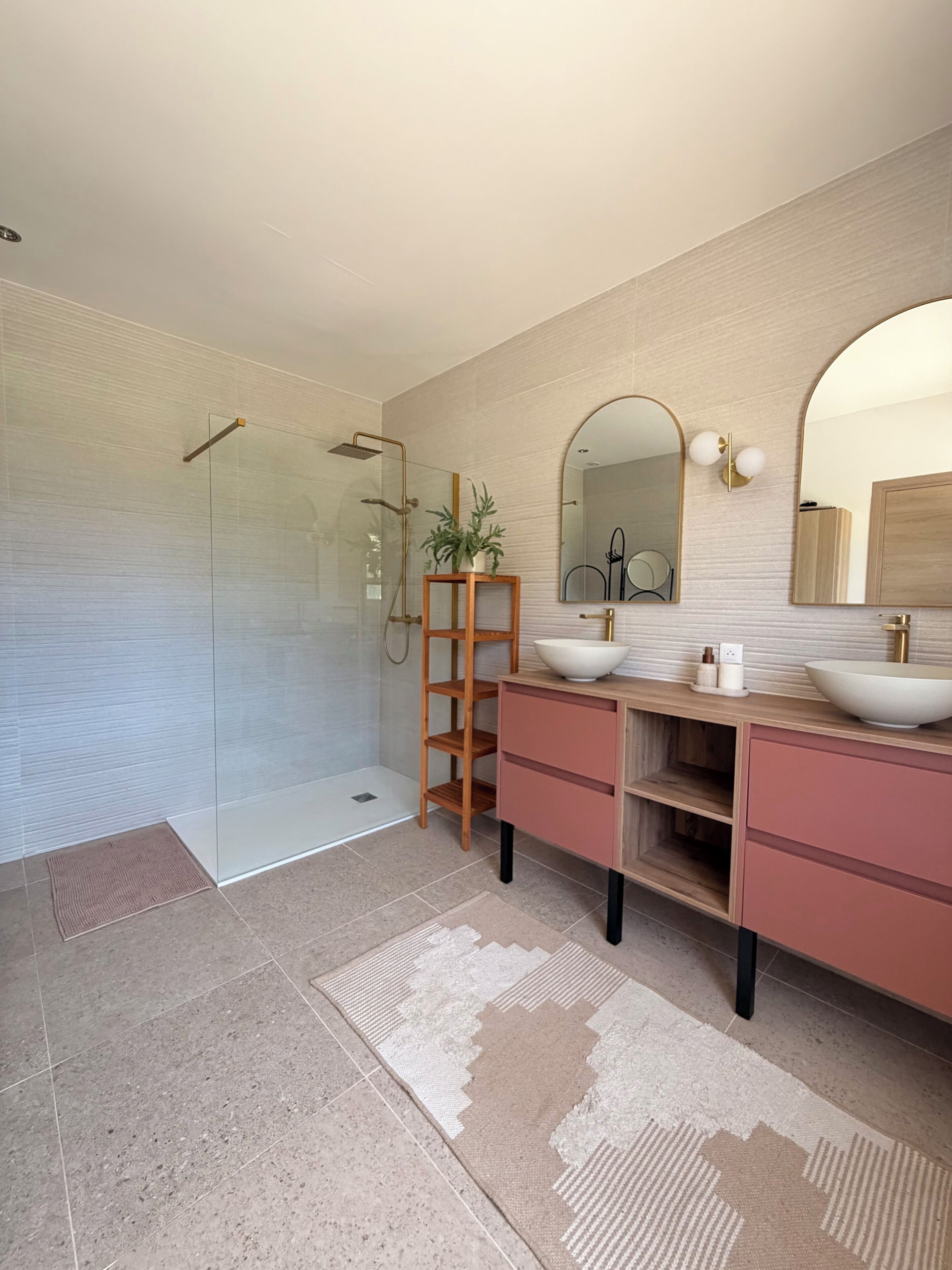 Een douche, een haardroger