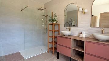 Een douche, een haardroger