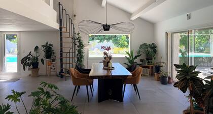 Large family farmhouse - Sleeps 10–12 - In the heart of the Petite Camargue