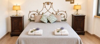 Three-room apartment nestled among olive and oak trees in northern Lazio, just a few minutes from Viterbo