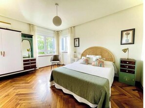 2 bedrooms, iron/ironing board, WiFi, bed sheets - Abeluga... (Gijón)