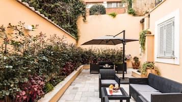 Luxury Apartment, 5 Bedrooms | Terrace/patio