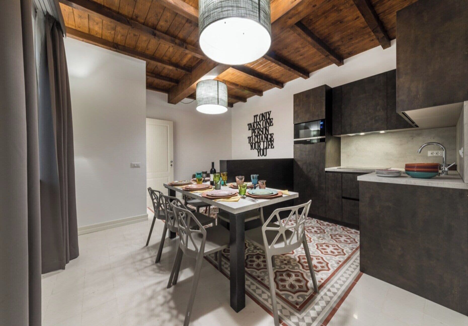 Luxury Apartment, 4 Bedrooms | Private kitchen