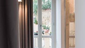 Luxury Apartment, 4 Bedrooms | Terrace/patio