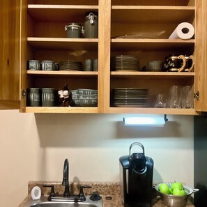Fridge, microwave, oven, coffee/tea maker