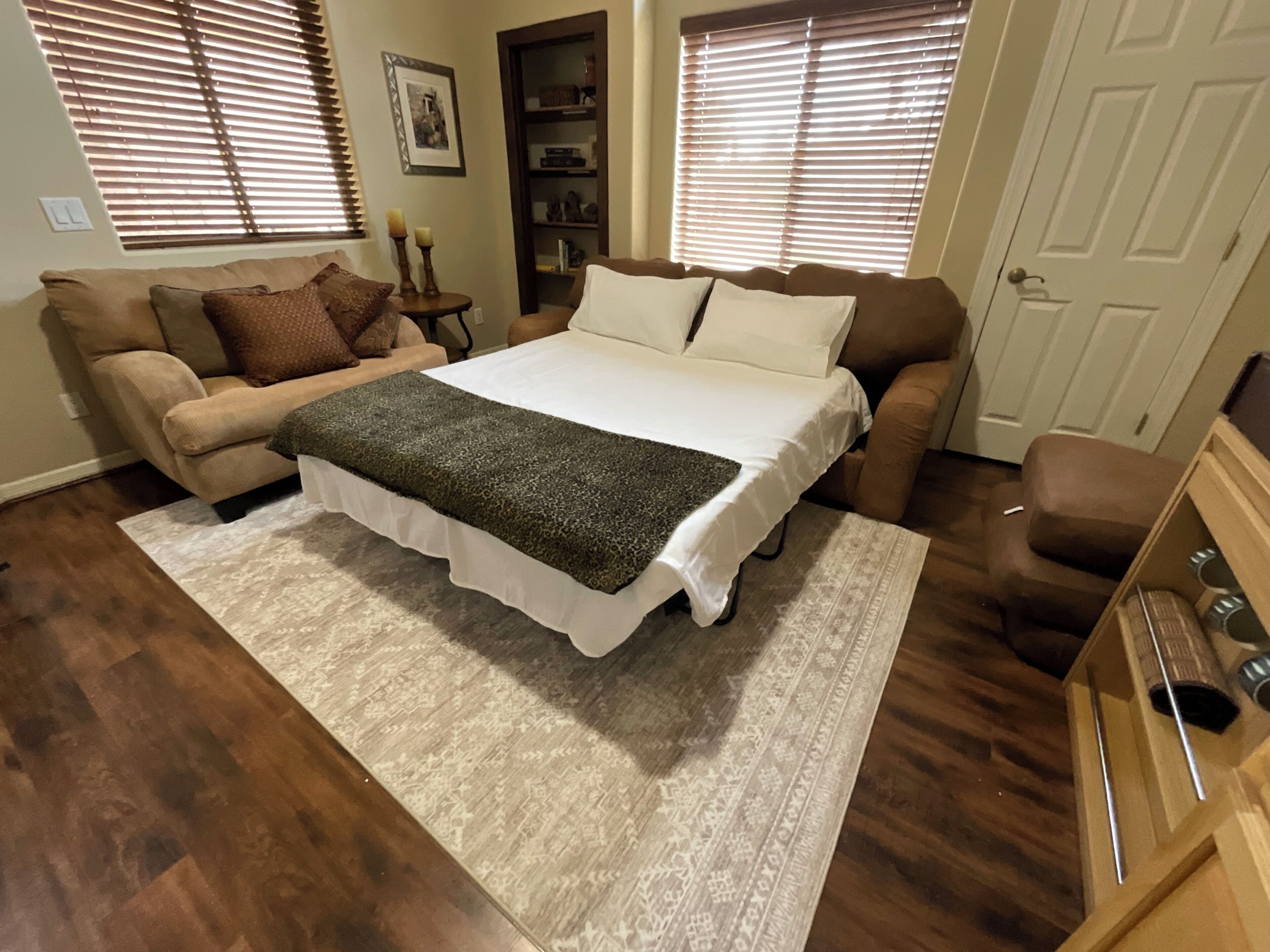 1 bedroom, desk, iron/ironing board, WiFi (free)