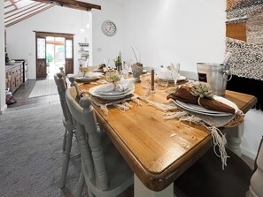 Dining - 3 bedroom accommodation in Pakefield (Pakefield)