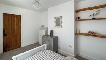 3 bedrooms, free WiFi, bed sheets