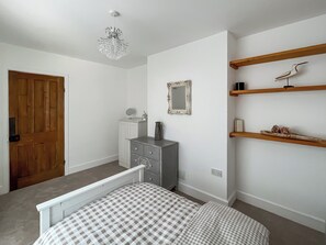 Room - 3 bedroom accommodation in Pakefield (Pakefield)