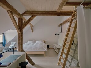 2 Schlafzimmer, Schreibtisch, Bügeleisen/Bügelbrett, WLAN