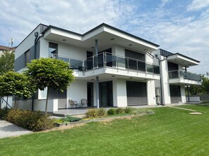 Exterior - Premium 2-bedroom apartment with 2 bathrooms, balcony and private entrance. (Budapest)