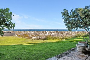 Property grounds - OCEANFRONT FURNISHED APARTMENT | SCARBOROUGH | FULL OCEAN VIEWS |1-4 MONTH STAYS (Scarborough)