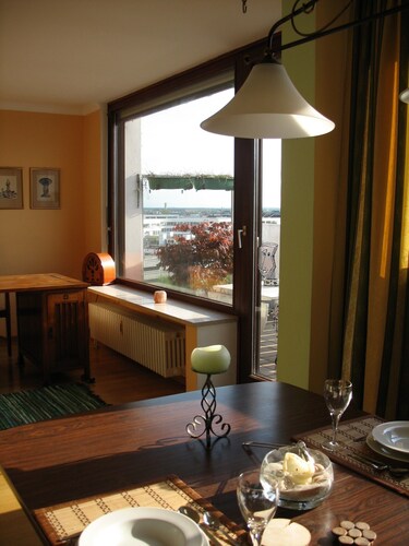Munich Oktoberfest: 2-Bedroom Top-Floor Apartment near Ostbahnhof & Center
