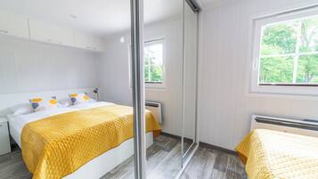 Chalet Comfort, pemandangan taman | Tirai kedap cahaya dan setrika/meja setrika