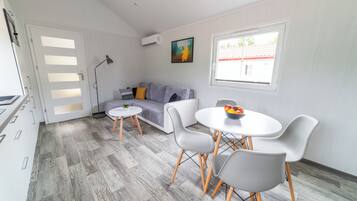 Comfort Chalet, Park View | Dining