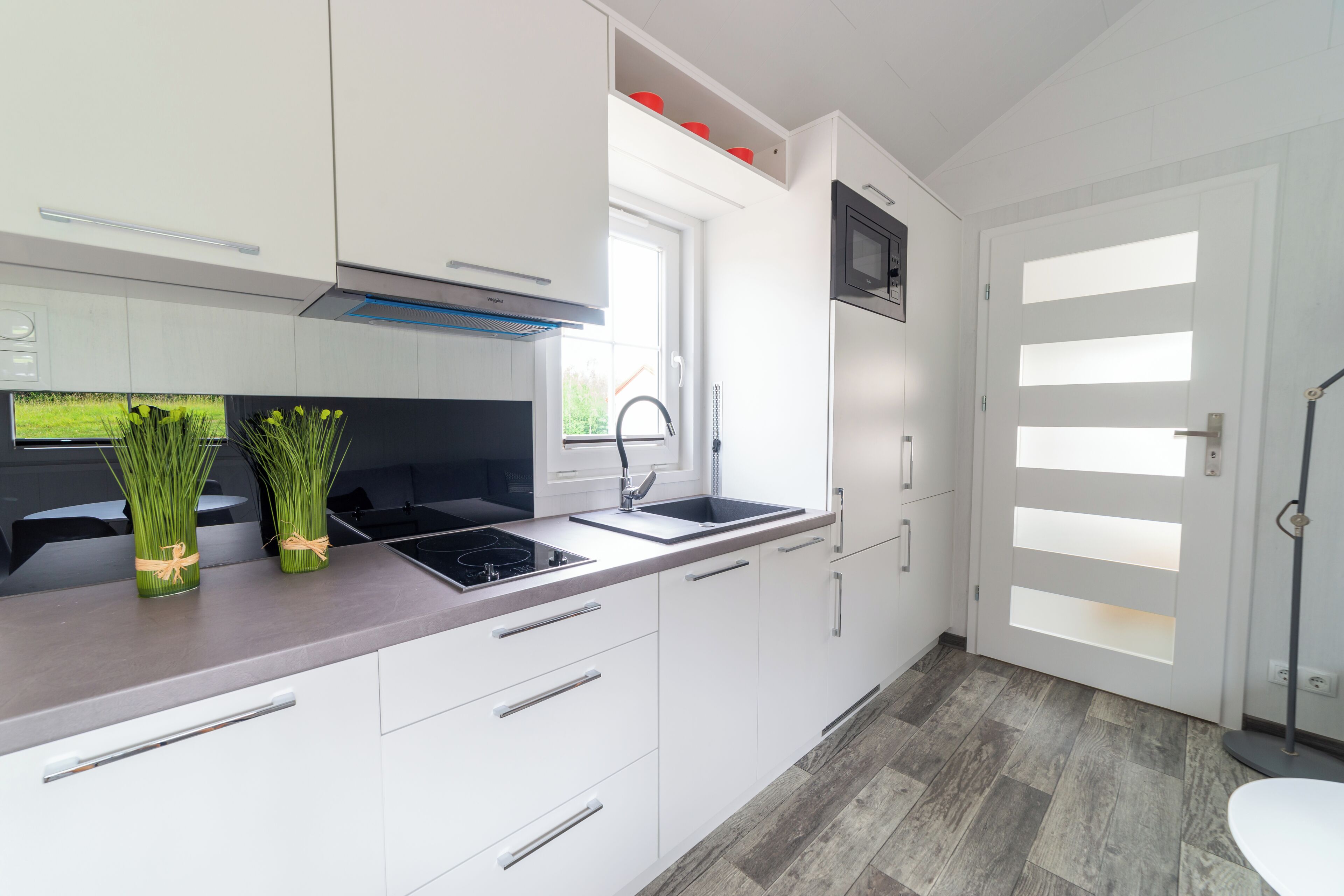 Comfort Chalet, Park View | Private kitchen | Full-sized fridge, microwave, stovetop, dishwasher