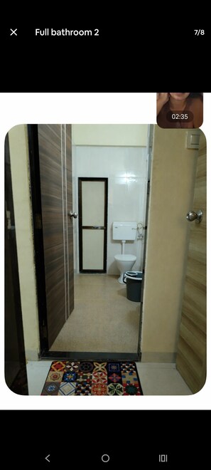 Bathroom - Bright balcony  2-bedroom apartment with AC in vibrant Thane/ Mulund (Thane)