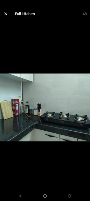 Private kitchen - Bright balcony  2-bedroom apartment with AC in vibrant Thane/ Mulund (Thane)