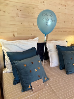 1 bedroom, iron/ironing board, internet, bed sheets - Villa Barka – 5-Star Vacation Rental in the Bavarian Forest Near the National Park (Eppenschlag)
