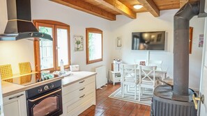 Fridge, microwave, oven, stovetop - The Year 1768—The Little House for 6 (Osterhever)