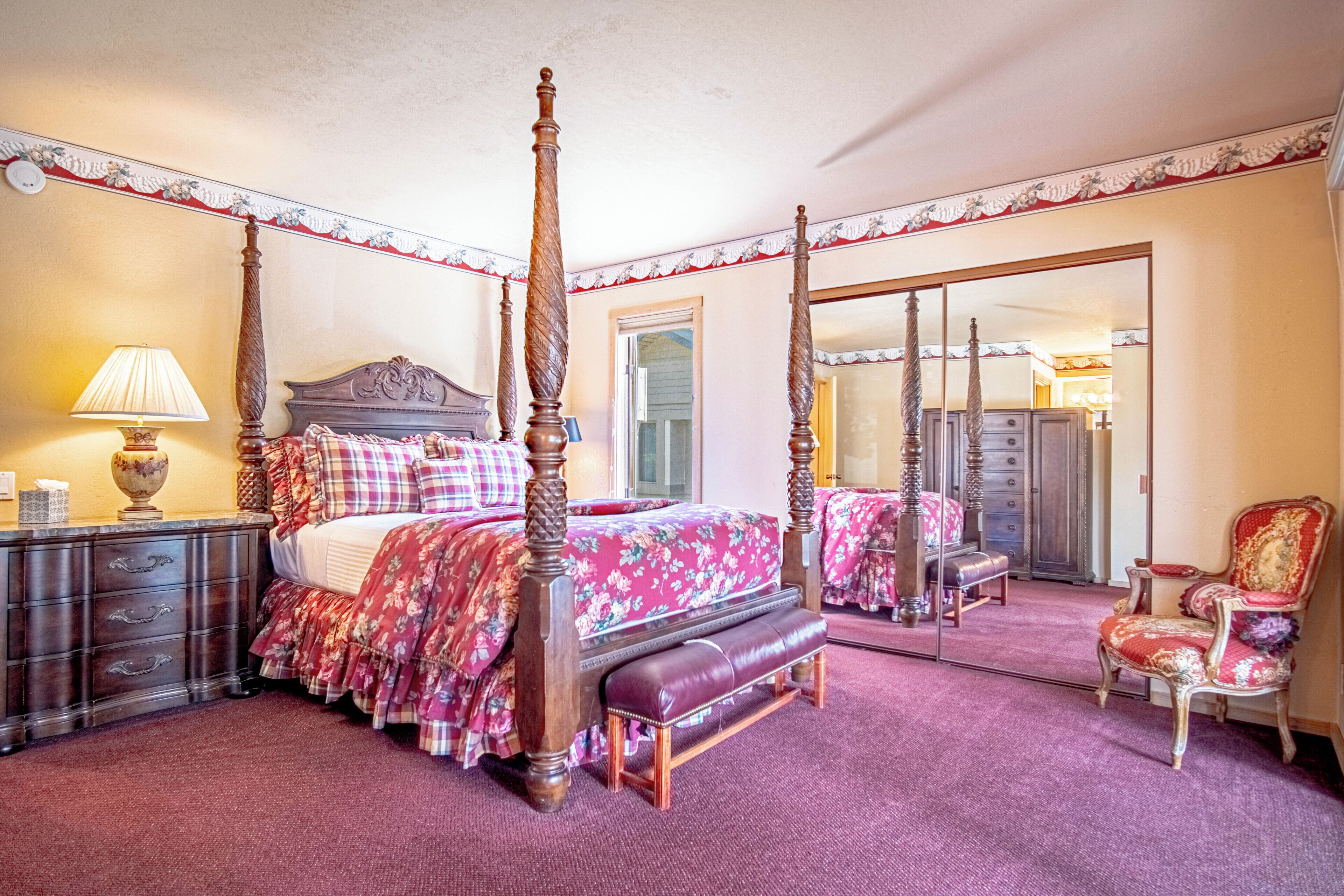 3 Schlafzimmer, Schreibtisch, Bügeleisen/Bügelbrett, WLAN