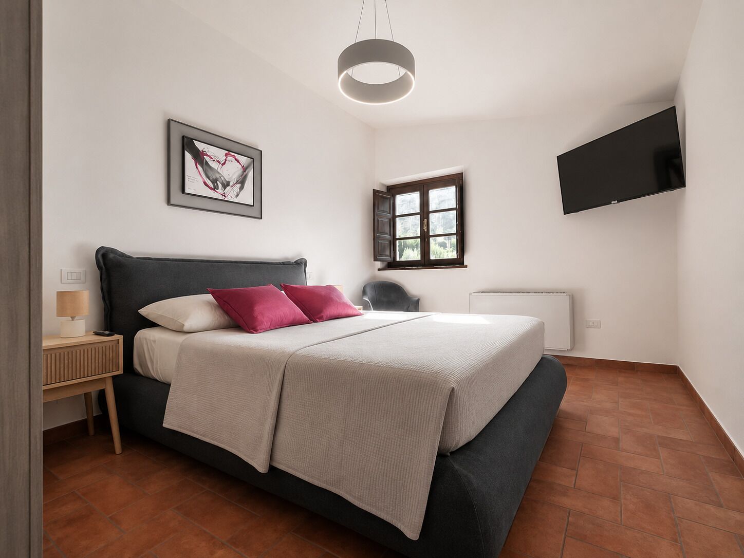 Free WiFi, bed sheets