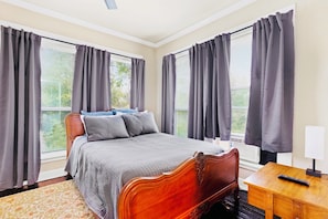 2 bedrooms, desk, iron/ironing board, free WiFi - Charming 2-bedroom Apt close to Downtown San Antonio (San Antonio)
