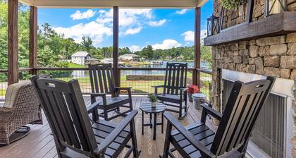 New! Wheelchair accessible 3BR/2BA cabin in Kowaliga Bay! Sleeps 10!