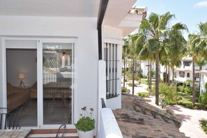 House - Beautiful 2 Bedroom Duplex F-4 (Marbella)